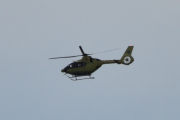 Morten 23 juli 2022 - Norsk Luftambulanse over Høyenhall, fire blader, da en det en Airbus H135 Lege Luftambulansetjenesten