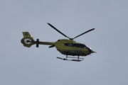 Morten 8 juli 2022 - Norsk Luftambulanse over Høyenhall, dette er LN-OOR Lege Luftambulansetjenesten med sin Airbus H145