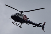 Morten 14 juni 2022 - LN-OFB besøker Høyenhall, klokken er 15.05. Men vi er ikke helt ferdig med helikoptre, her kommer Helitrans på besøk