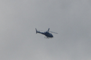 Morten 16 juni 2022 - Helikopter over Høyenhall, klokken er 08.28. Som jeg kan se så har denne fire rotorblader