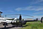 Morten 19 juni 2022 - LN-OAE på Kjeller flyplass, den står parkert siden av hangaren til HelikopterDrift, og er en Robinson R44 Raven fra 1997 eller 2009. Er nok ombygd etter et havari, tenker jeg