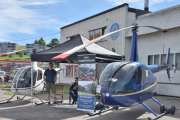 Morten 19 juni 2022 - LN-OSS og LN-OAY på Kjeller flyplass, det er Oslo Helikopterklubb som står her med en Robinson R44 Raven I fra 2005 til høyre og til venstre ser du en Robinson R22 Beta fra 1999