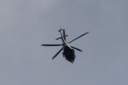 Morten 19 juni 2022 - Politihelikopter over Høyenhall på kvelden, jeg stod 3 meter fra sjefen, men torde ikke å hilse