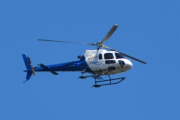Morten Sankthansaften 23 juni 2022 - LN-OSE besøker Høyenhall, klokken er 14.47. Det er Pegasus Helicopter som avlegger meg et besøk