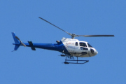 Morten Sankthansaften 23 juni 2022 - LN-OSE besøker Høyenhall, dem flyr en Airbus H125 fra 2013