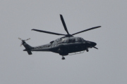 Morten 26 juni 2022 - Politihelikopter over Høyenhall, klokken er 11.46. Og det gjør nok ikke Politiet heller