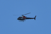 Morten 29 juni 2022 - Helitrans over Høyenhall, klokken er 17.23. Den har den vanskelige siden mot meg