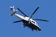 Morten 6 juni 2022 - Politihelikopteret og månen over Høyenhall