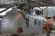 Morten 14 mai 2022 - Forsvarets flysamling Gardermoen. Nå ser dere hvor jeg var 14 mai, dette er en av flere helikoptre jeg tok bilde av. Det er et Sikorsky H-19D-4 Chickasaw som ble kalt Oljeoksen, tror ikke jeg for se noe slikt over Høyenhall