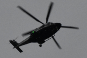 Morten 20 mai 2022 - Politihelikopter over Høyenhall på kvelden, men jeg visste hjem det var, jeg så fem blader