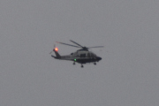 Morten 21 november 2022 - Politihelikopter over Høyenhall, klokken er 09.03. Vi har fått den første snøen i dag