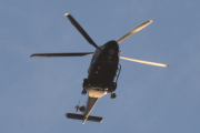 Morten 9 november 2022 - LN-ORB besøker Høyenhall, klokken er 15.03. Det er Politiet som kommer med sin Leonardo AW169