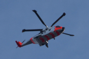 Morten 9 november 2022 - SAR Queen over Høyenhall, nå er klokken 13.38. Luftforsvaret redningstjeneste skal ha totalt 16 av disse her i tjeneste