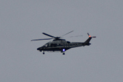 Morten 30 oktober 2022 - Politihelikopter over Høyenhall, kan dem blinke sideveis også?