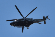 Morten 11 oktober 2022 - Politihelikopter over Høyenhall, jeg ser at det er LN-ORB som er der oppe