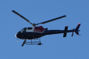 Morten 19 oktober 2022 - LN-OGE besøker Høyenhall, dem legger seg fint i posisjon med sin Airbus H125 fra 2020