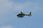 Morten 8 oktober 2022 - Norsk Luftambulanse over Høyenhall, jeg ser at det er Airbus H-135 Lege Luftambulansetjenesten