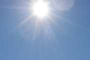 Morten 11 september 2022 - LN-ORC besøker Høyenhall, men noe har blitt bedre siden den gangen og her får vi med solen