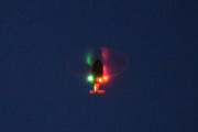 Morten 28 september 2022 - Politihelikopter over Høyenhall om natten, nå må dere huske på at jeg legger meg tidlig noen ganger, og her har dem tre lys på