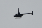 Morten 22 august 2023 - Robinson R44 over Høyenhall, jeg tror nøkkelen er antennen og da har jeg dokumentert en del bilder feil. Dette kan være LN-OGT som Helikopterdrift eier