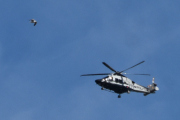 Morten 18 juli 2023 - LN-ORA over Høyenhall, endelig fikk jeg fuglen sammen med Politihelikopteret