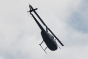 Morten 19 juni 2023 - Robinson R44 over Høyenhall igjen, det kan være Mr. Robinson, det er bare han som har rotorbladene slik