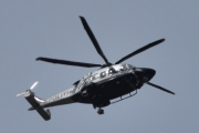 Morten 3 juli 2023 - LN-ORA besøker Høyenhall igjen, det er Politiet som kommer med sitt første nye helikopter av typen Leonardo AW169