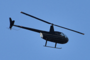 Morten 27 juli 2023 - LN-OGS over Høyenhall, det er 11 Robinson R44 som flyr over her, men jeg har begynt å sette dere i et system