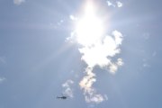 Morten 29 juli 2023 - LN-OFY besøker Høyenhall, du legger deg fint i posisjon sammen med solen, jeg tror ikke jeg har deg sammen med solen før