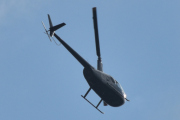 Morten 19 juni 2023 - Robinson R44 over Høyenhall igjen, det hjelper ikke å stå ute når du kommer sånn her