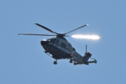 Morten 4 juni 2023 - LN-ORB rundt Høyenhall, det er Politiet som kommer med sin nest nyeste Leonardo AW169, og blinker til meg