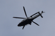 Morten 17 mai 2023 - Politihelikopter over Høyenhall, klokken er 12.00. Nå endrer været seg litt, men dere skal nok være i luften hele dagen