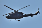 Morten 31 mai 2023 - To Bell 412 Arapaho over Høyenhall, det ser faktisk ut som sidedøren er åpen