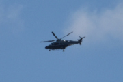 Morten 5 mai 2023 - Politihelikopter over Høyenhall, den er alt for langt borte med motlys