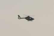 Morten 9 mai 2023 - Norsk Luftambulanse over Høyenhall, klokken er 17.53. Jeg ser at det er en Airbus H135 Lege Luftambulansetjenesten
