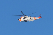 Morten 27 mars 2023 - Forsvarets Redningshelikopter Sea King nr. 073 over Høyenhall