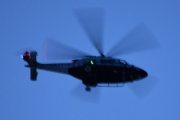 Morten 30 mars 2023 - Politihelikopteret besøker Høyenhall på kvelden. Du legger deg i posisjon og jeg tror du er B eller C