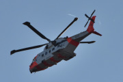 Morten 19 oktober 2023 - SAR Queen 0275 over Høyenhall, kanskje du skal bort til Kjeller flyplass? Og imens så skal jeg redigere og lete litt på tidligere bilder