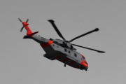 Morten 19 oktober 2023 - SAR Queen 0275 over Høyenhall igjen, men jeg har noen nyere bilder også, så kanskje jeg finner flere av dere