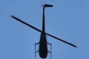 Morten 1 september 2023 - Robinson R44 besøker Høyenhall, jeg trenger nok noen flere ledesnorer. Kanskje jeg skal oppsøke Skyward eller Helikopterdrift?