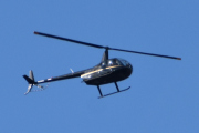 Morten 17 september 2023 - LN-OGS besøker Høyenhall, det er Ove som kommer med sin Robinson R44 Raven fra 2006
