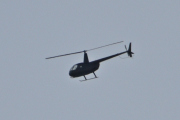 Morten 30 september 2023 - Robinson R44 over Høyenhall, men så har vi en liten ting som jeg fant ut. I 1990 så het den bare R44 og i 2000 ble modellen Raven introdusert. Og i 2002 kom Raven II, så da er det kanskje et system...