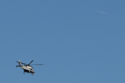Morten 4 april 2023 - Politihelikopteret over Høyenhall, ser du jetflyet oppe i bilde?
