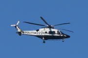 Morten 14 mai 2023 - Politihelikopter over Høyenhall, da for vi håpe på at det blir en rolig søndag