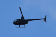 Morten 29 april 2023 - Robinson R44 over Høyenhall, det er Ove eller Oslo Helikopterklubb