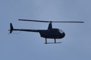 Morten 4 april 2023 - LN-OZZ besøker Høyenhall, legger seg fint i posisjon med rotorbladene på rett plass