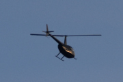 Morten 5 august 2024 - Robinson R44 over Høyenhall på kvelden, da har jeg to valg. Enten LN-OGS eller LN-OSS og da er vi på Ove og Oslo Helikopterklubb