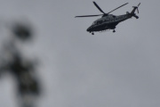 Morten 16 juli 2024 - LN-ORA enda en gang over Høyenhall, jeg måtte bare sjekke om LN-ORA hadde fått skinne på seg, men det har den ikke. Ser vi silhuetten av en fugl her?