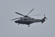 Morten 16 juli 2024 - LN-ORA over Høyenhall igjen, så går det ikke 10 minutter en gang så kommer Politiet igjen med sitt første politihelikopter