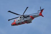 Morten 17 juni 2024 - SAR Queen 0284 over Høyenhall, det er Luftforsvaret redningstjeneste som er ute med sin Leonardo AW101 Mk.612